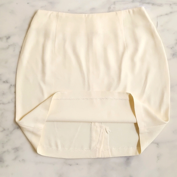 NWOT. Rayon Blended Blazer and skirt set. - Picture 6 of 7